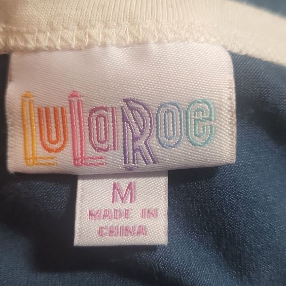 𝅺LULAROE Randy top medium solid blue - Picture 3 of 4